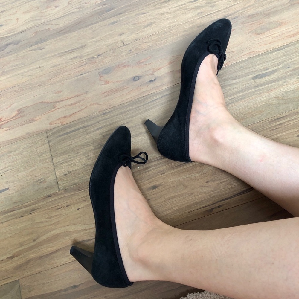 Le Saunda Suede Front Bow Heels Pumps Black 38